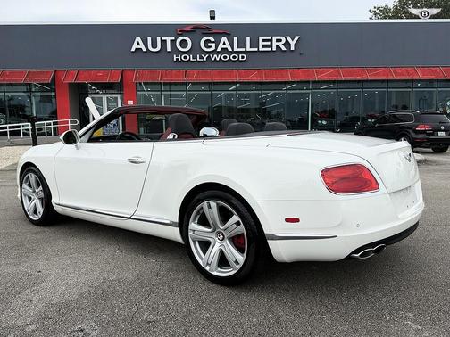Ghost White Pearlescent 2013 Bentley Continental GTC V8