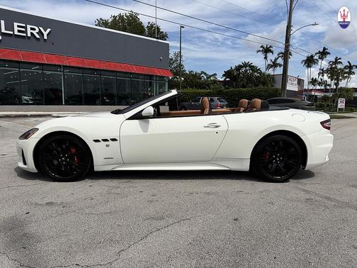 Bianco Eldorado 2018 Maserati GranTurismo MC