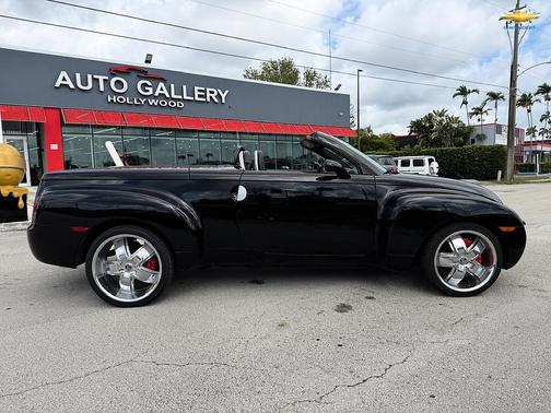 Smokin Asphalt 2004 Chevrolet SSR LS