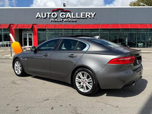 2017 Jaguar XE 25t Premium