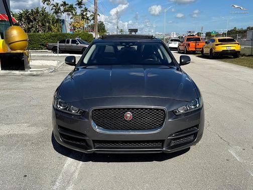 2017 Jaguar XE 25t Premium
