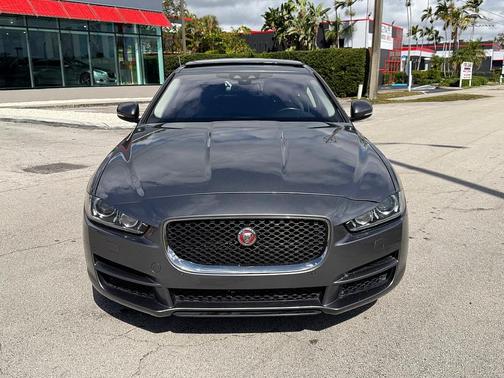 2017 Jaguar XE 25t Premium