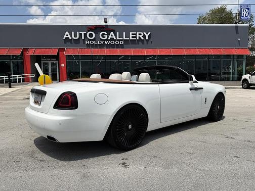 White 2016 Rolls-Royce Dawn