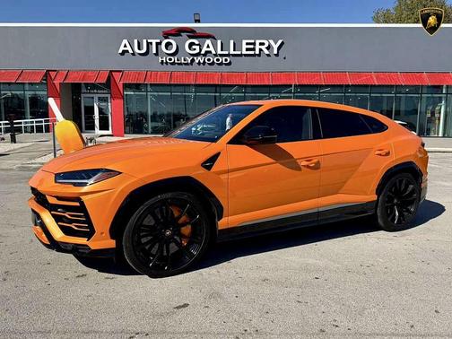 2021 Lamborghini Urus Pearl Capsule
