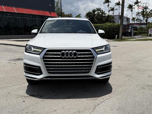 Carrara White 2019 Audi Q7 45 Premium