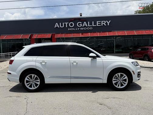 Carrara White 2019 Audi Q7 45 Premium