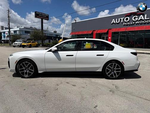 White 2025 BMW 740 xDrive