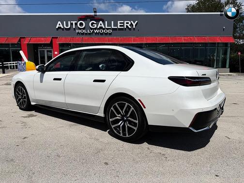 White 2025 BMW 740 xDrive
