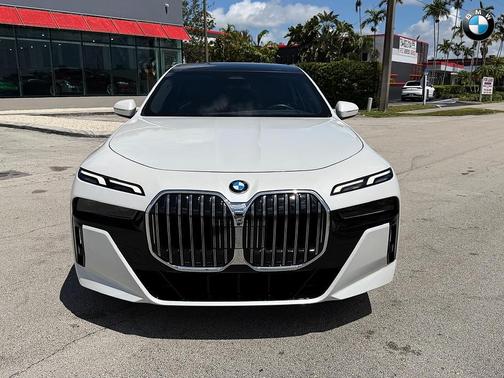 White 2025 BMW 740 xDrive