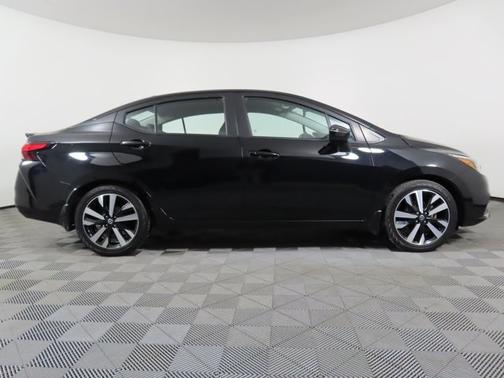2022 Nissan Versa 1.6 SR