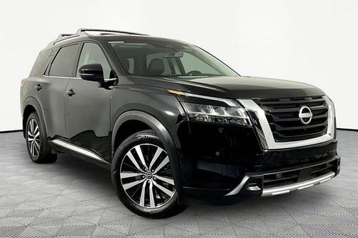 Black 2024 Nissan Pathfinder Platinum