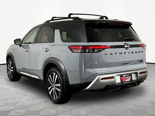 2t Gry Blk Roof 2024 Nissan Pathfinder Platinum