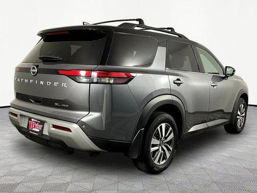 2t Gun Blk Roof 2024 Nissan Pathfinder SL