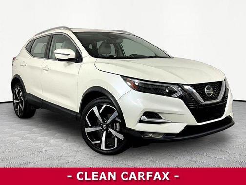 White 2022 Nissan Rogue Sport SL
