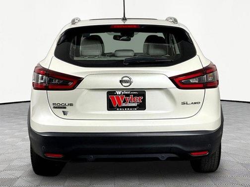 White 2022 Nissan Rogue Sport SL