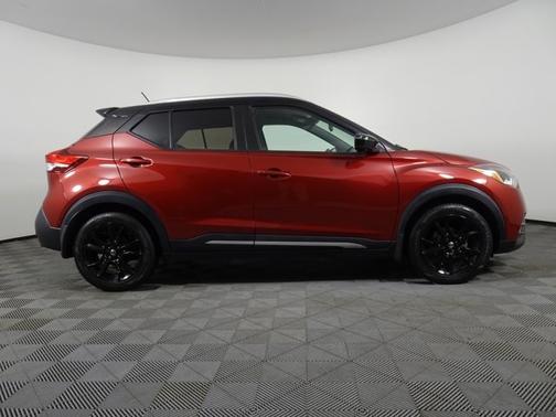 2020 Nissan Kicks SR