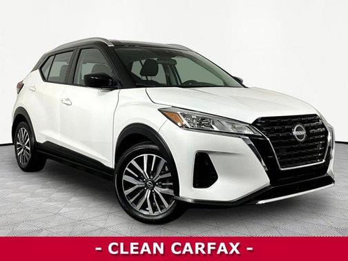 Aspen White / Super Black 2024 Nissan Kicks SV