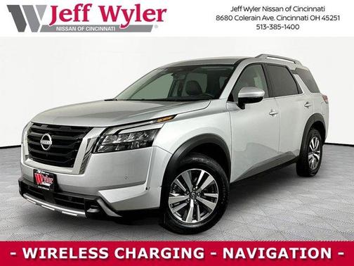 Brilliant Silver Metallic 2025 Nissan Pathfinder SL