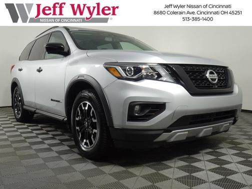 2020 Nissan Pathfinder SL