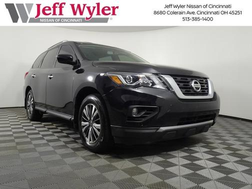 2020 Nissan Pathfinder SV