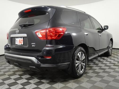 2020 Nissan Pathfinder SV
