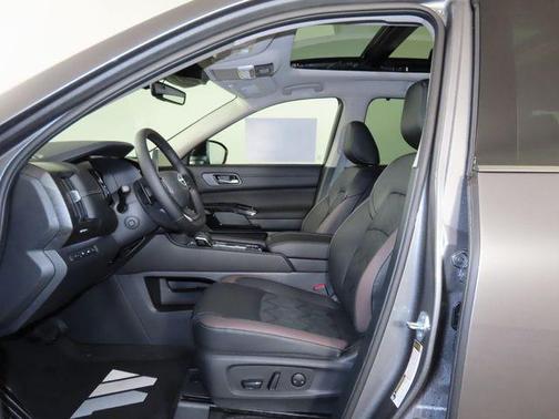 Gun Metallic 2026 Nissan Pathfinder Platinum