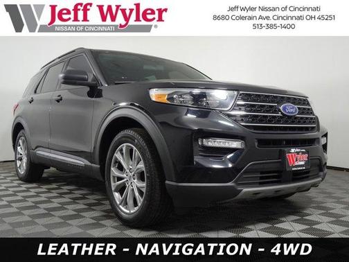 Photo 1 of 32 of 2020 Ford Explorer XLT
