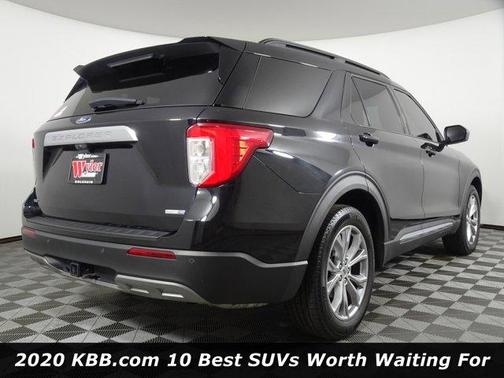 Photo 3 of 32 of 2020 Ford Explorer XLT