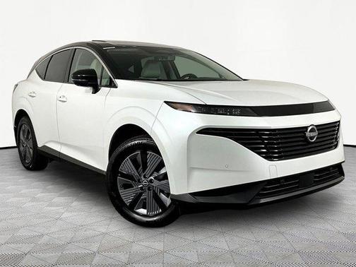 White / Black 2025 Nissan Murano SL