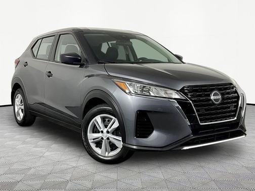 Gun Metallic 2024 Nissan Kicks S