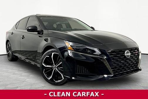 Black 2023 Nissan Altima 2.5 SR