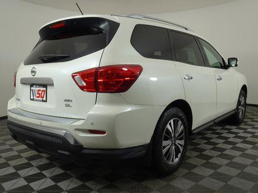 2018 Nissan Pathfinder SL