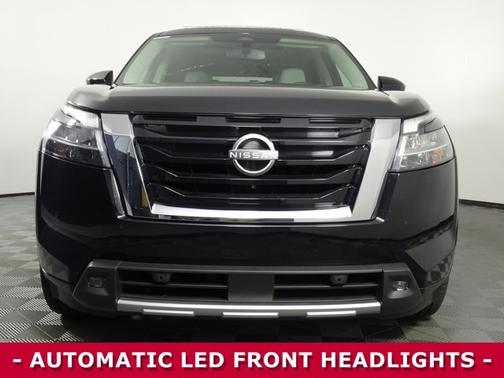 2022 Nissan Pathfinder SL
