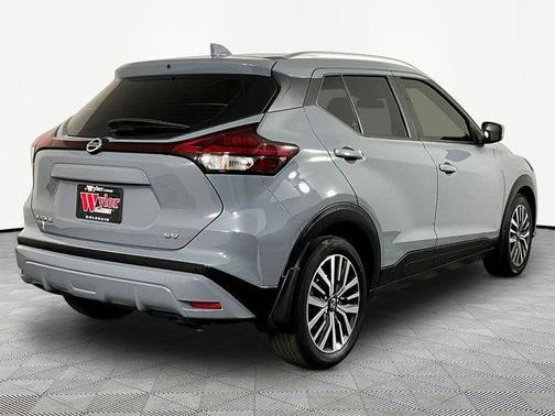 Boulder Gray 2021 Nissan Kicks SV