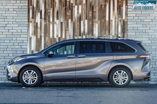2021 Toyota Sienna Platinum 7 Passenger