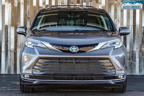 2021 Toyota Sienna Platinum 7 Passenger
