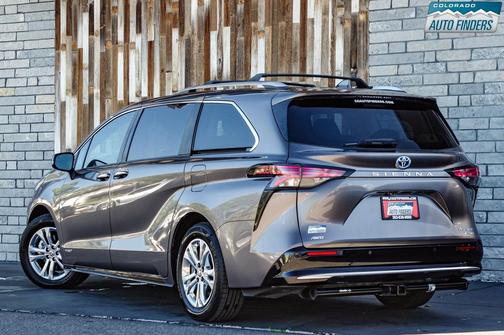 2021 Toyota Sienna Platinum 7 Passenger