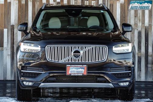 2017 Volvo XC90 T6 Momentum