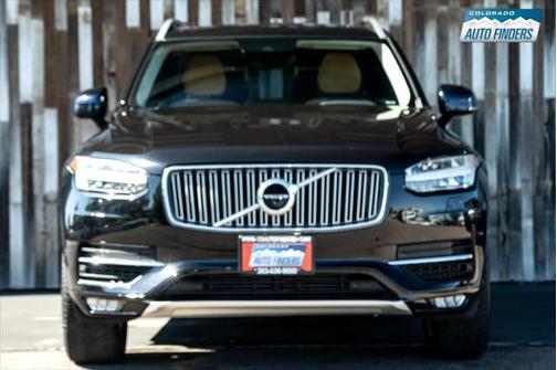 2016 Volvo XC90 T6 Momentum