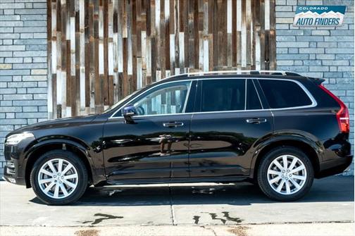 2016 Volvo XC90 T6 Momentum