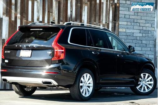 2016 Volvo XC90 T6 Momentum