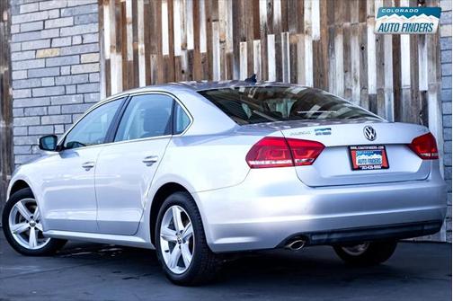 2013 Volkswagen Passat 2.0 TDI SE w/ Sunroof