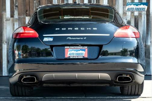 2013 Porsche Panamera 4 Platinum Edition