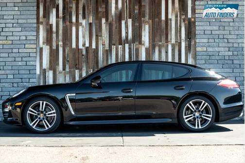 2013 Porsche Panamera 4 Platinum Edition