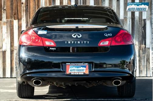 2015 INFINITI Q40 Base