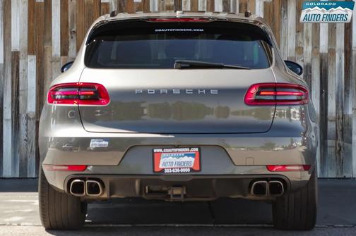 Agate Gray Metallic 2016 Porsche Macan Macan Turbo