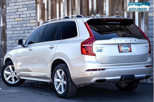 2016 Volvo XC90 Hybrid T8 Momentum