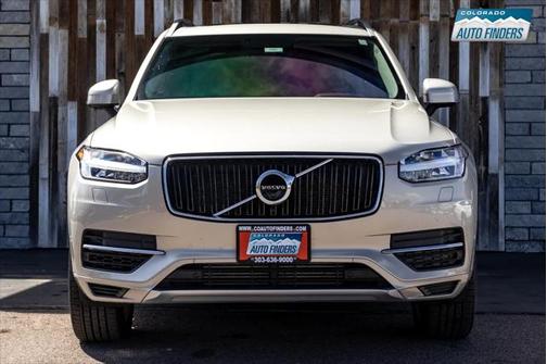 2016 Volvo XC90 Hybrid T8 Momentum