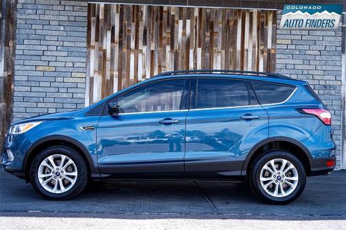 Photo 2 of 27 of 2018 Ford Escape SE