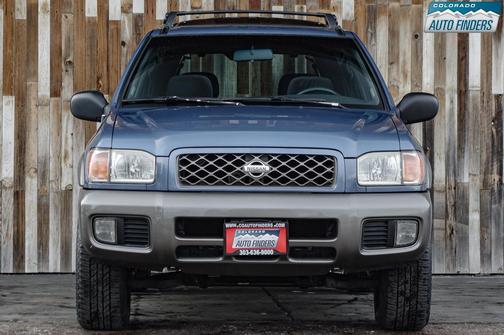 1999 Nissan Pathfinder LE